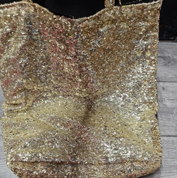 Victorias Secret Gold Sequin Tote Bag With  ANGEL Wings Purse Charm - Picture 6 of 12